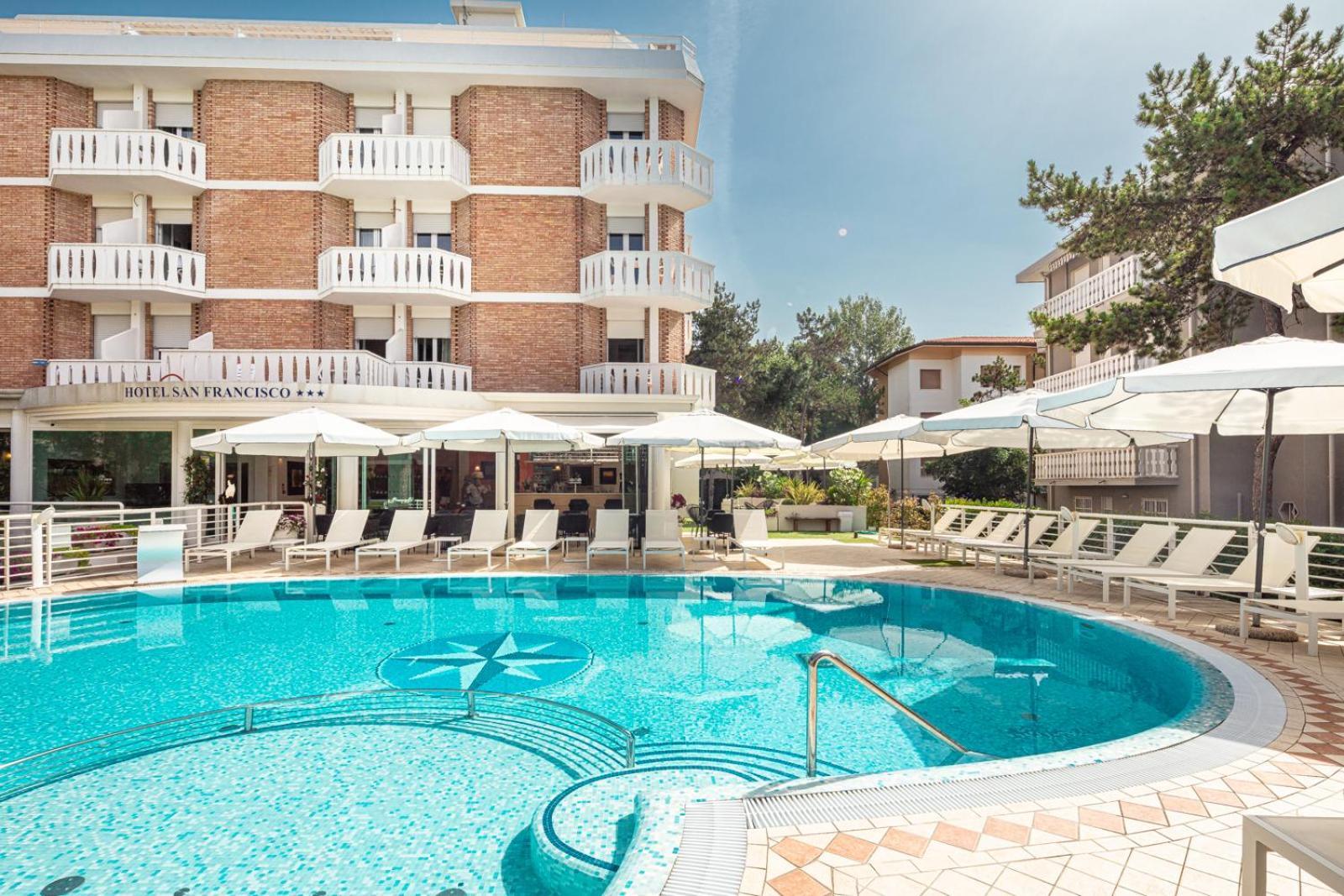 Hotel San Francisco Lignano Sabbiadoro Exterior photo