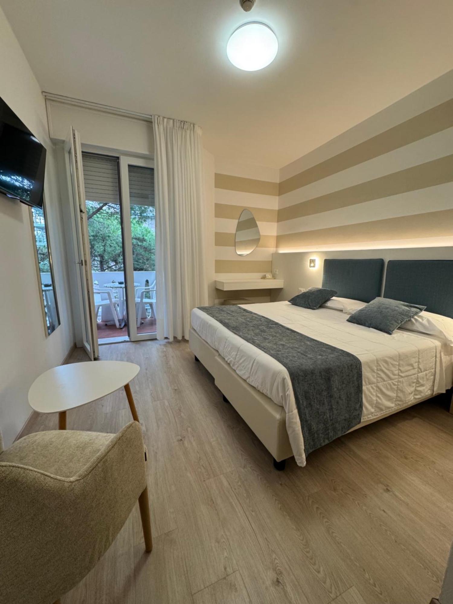 Hotel San Francisco Lignano Sabbiadoro Exterior photo