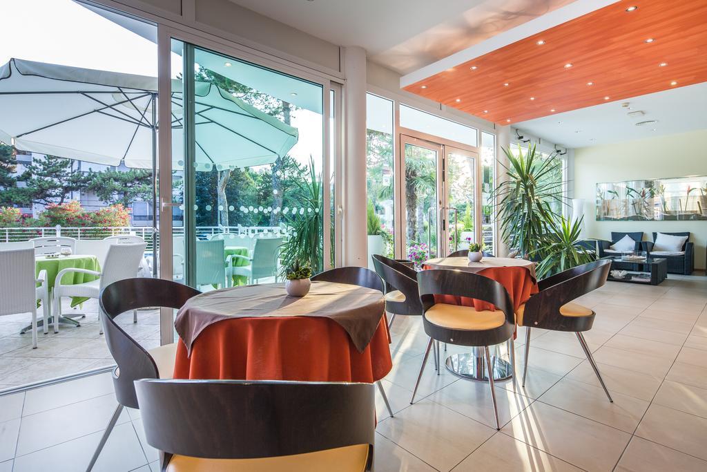 Hotel San Francisco Lignano Sabbiadoro Exterior photo